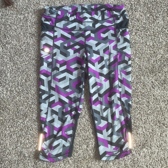 Athleta Pants - Athleta purple and grey patterned crop legging